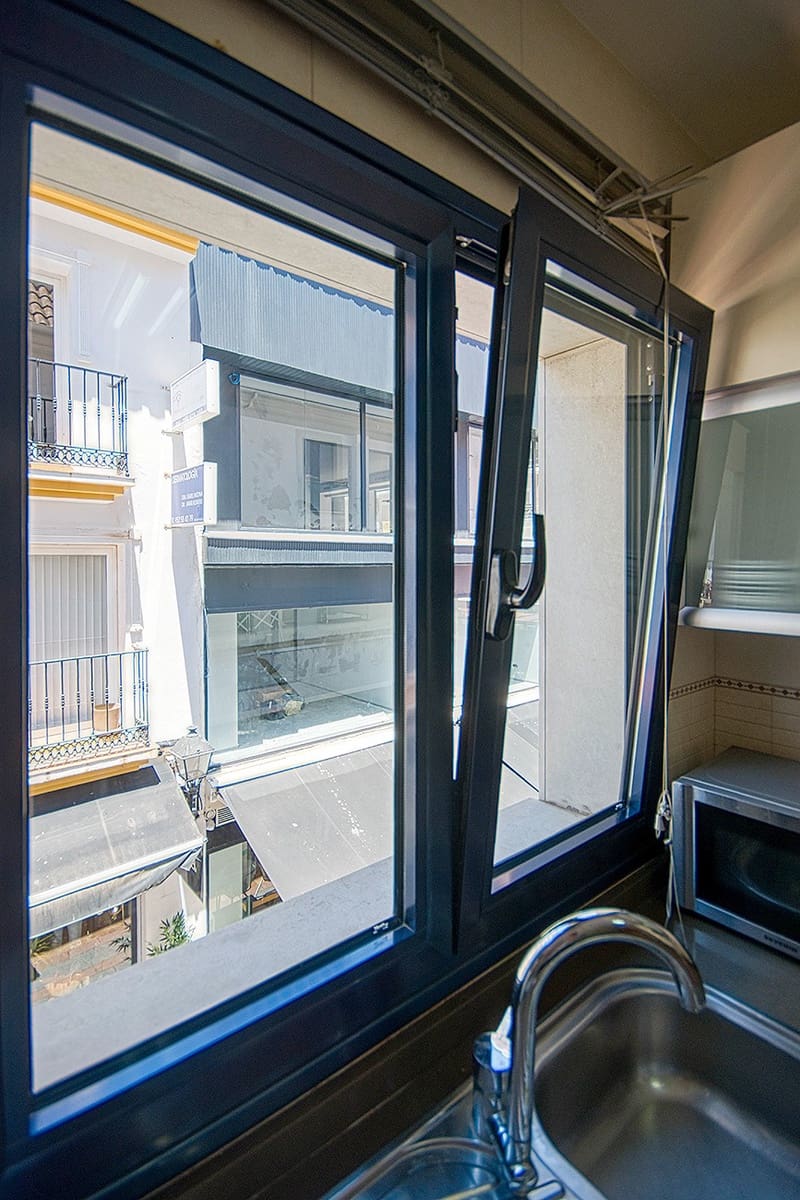 2 bedroom Apartment for rent in Fuengirola - € 1,350 (Ref: 9868146)