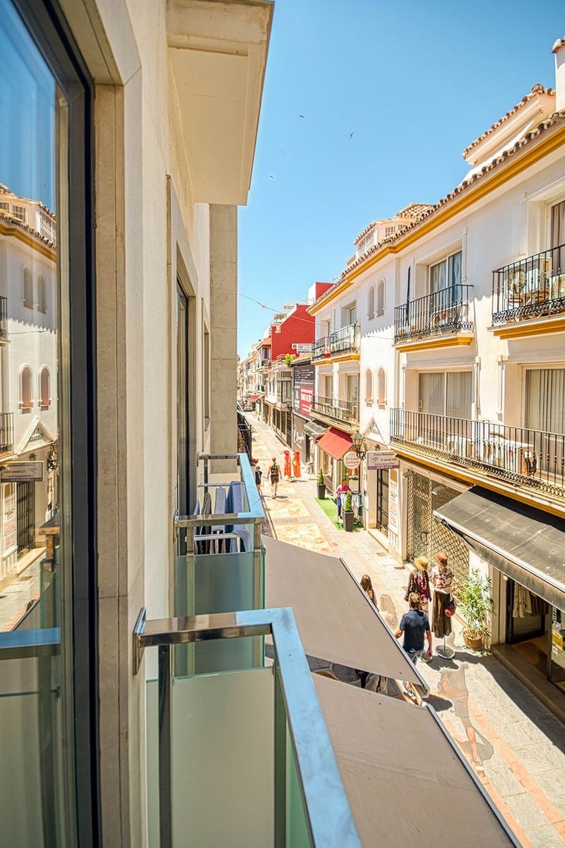 2 bedroom Apartment for rent in Fuengirola - € 1,350 (Ref: 9868146)