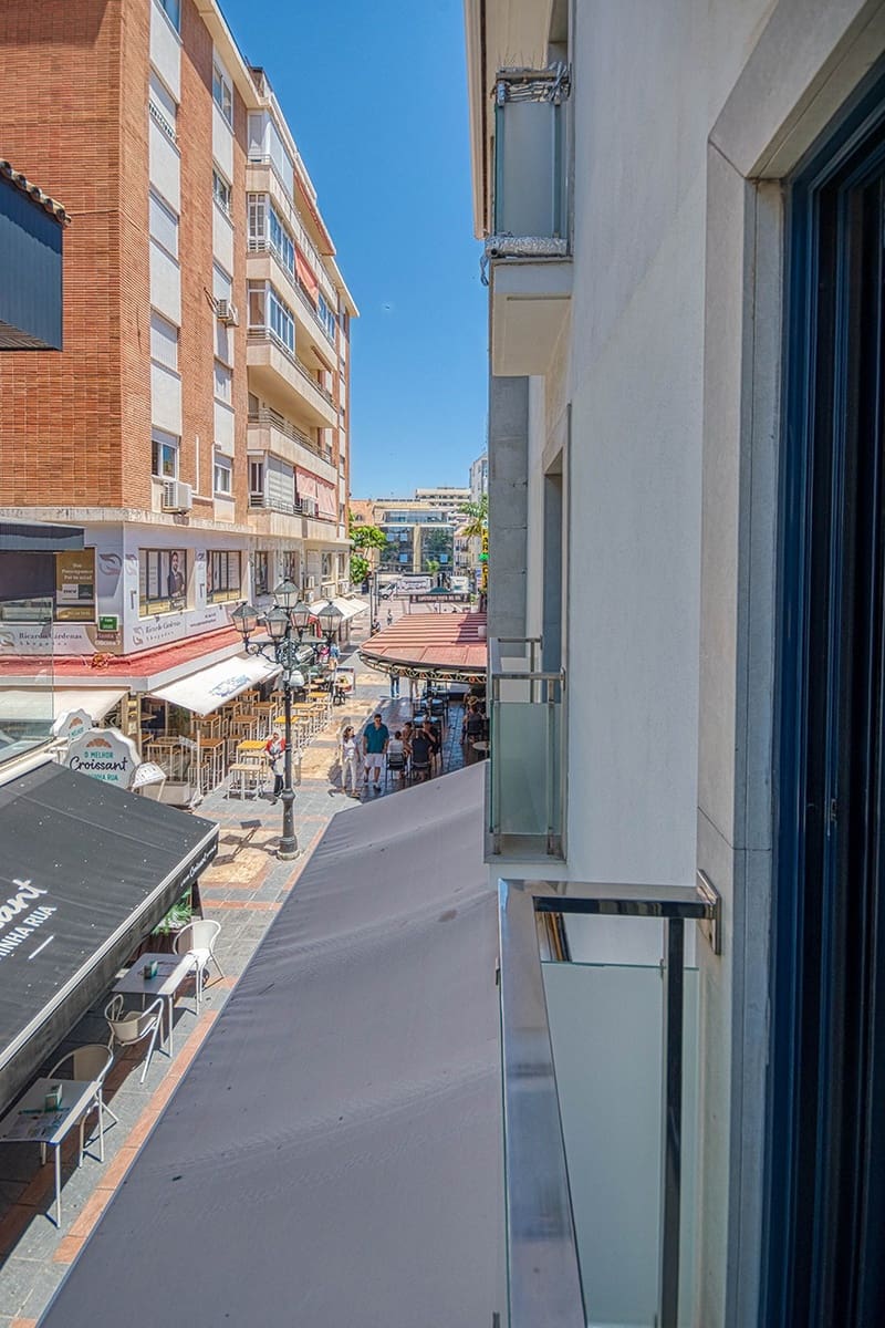 2 bedroom Apartment for rent in Fuengirola - € 1,350 (Ref: 9868146)