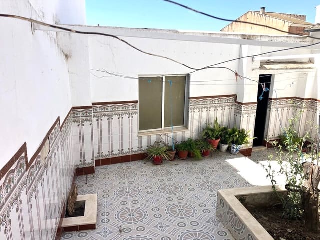5 soverom Hus til salgs i Rute med garasje - € 135 000 (Ref: 9886379)