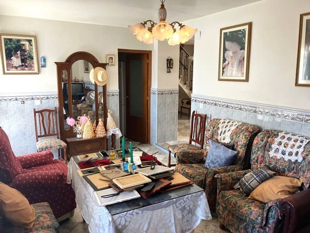 5 soverom Hus til salgs i Rute med garasje - € 135 000 (Ref: 9886379)
