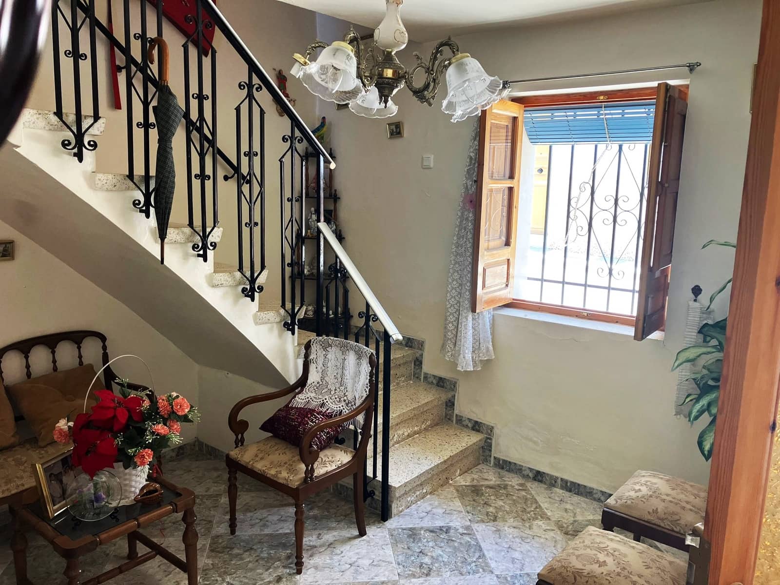 5 soverom Hus til salgs i Rute med garasje - € 135 000 (Ref: 9886379)