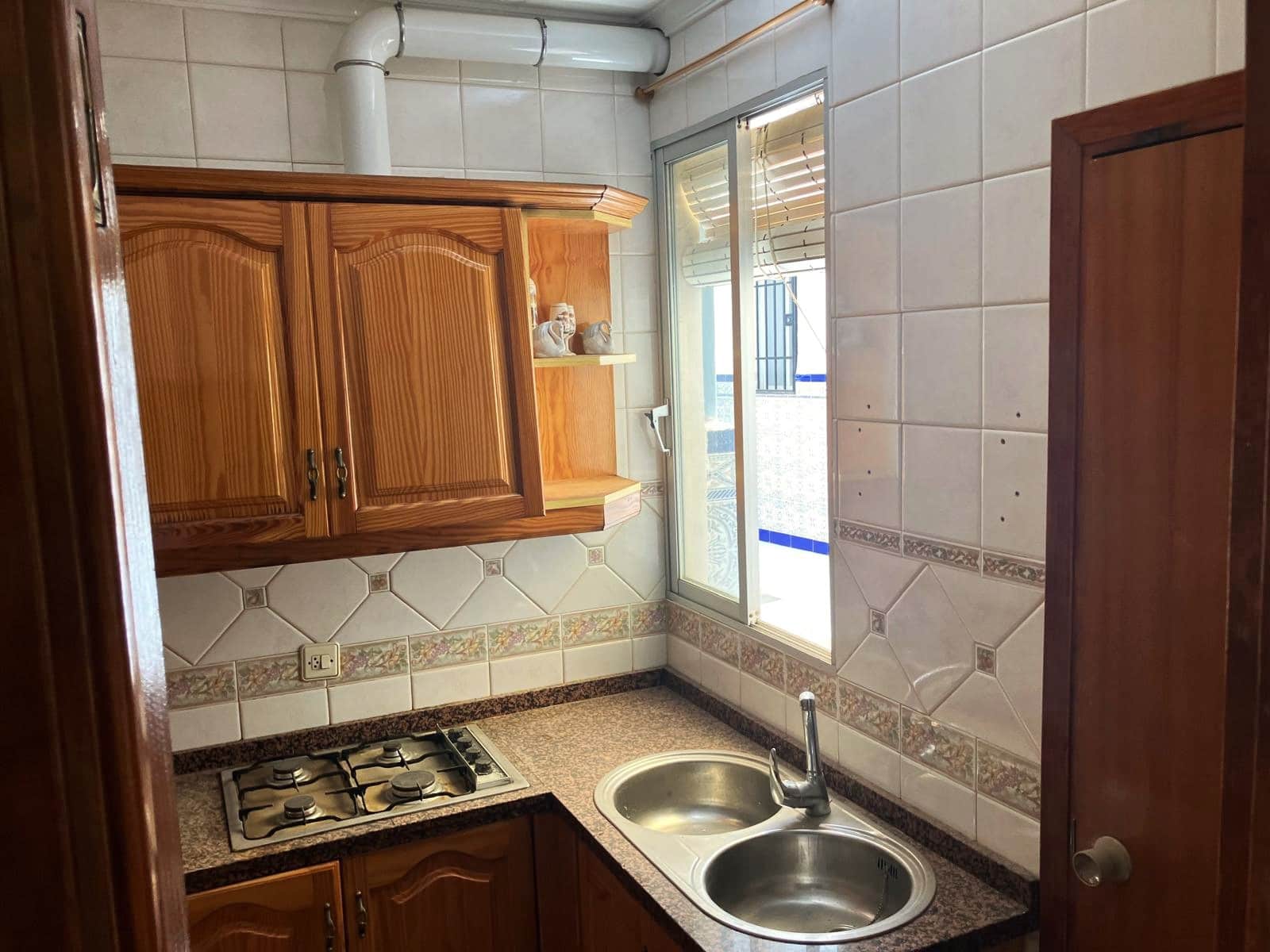 Apartamento de 4 habitaciones en Rute en venta - 85.000 € (Ref: 9895704)