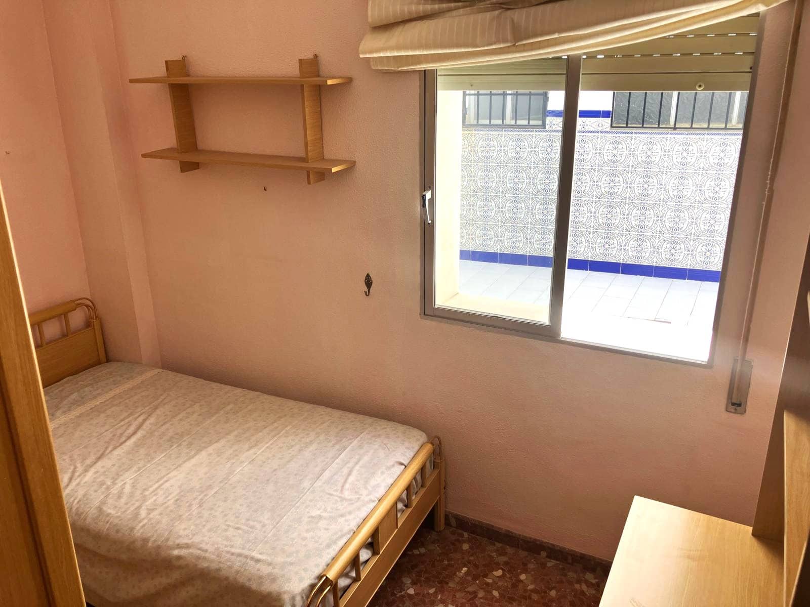 Apartamento de 4 habitaciones en Rute en venta - 85.000 € (Ref: 9895704)