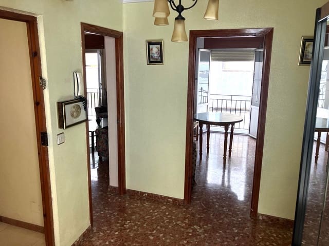 Apartamento de 4 habitaciones en Rute en venta - 85.000 € (Ref: 9895704)