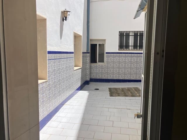 Apartamento de 4 habitaciones en Rute en venta - 85.000 € (Ref: 9895704)