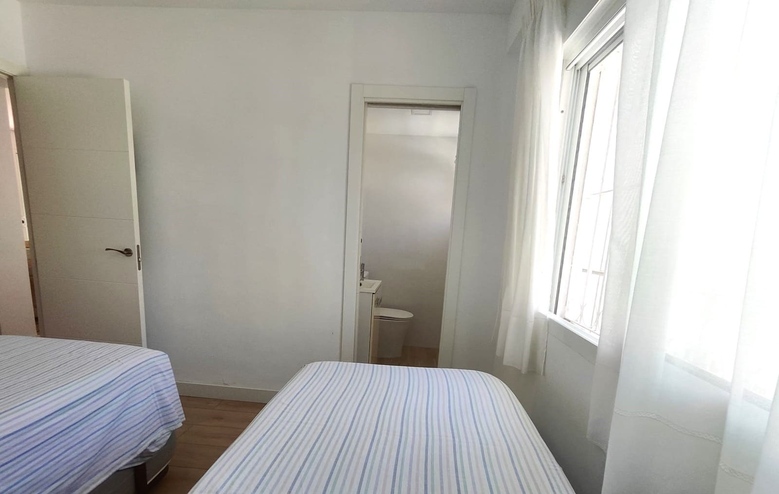 2 bedroom Beach Apartment for rent in Fuengirola with pool garage - € 1,250 (Ref: 9956300)