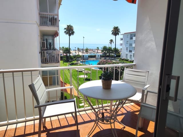 2 bedroom Beach Apartment for rent in Las Gaviotas  - Carvajal, Fuengirola with pool garage - € 1,250 (Ref: 9956300)