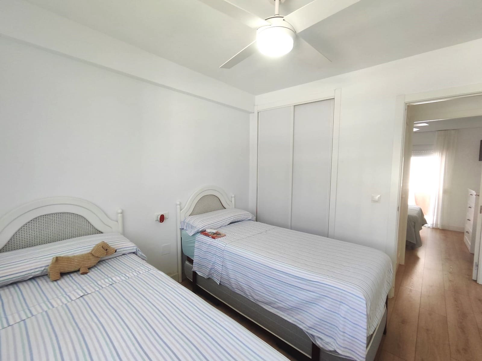 2 bedroom Beach Apartment for rent in Fuengirola with pool garage - € 1,250 (Ref: 9956300)