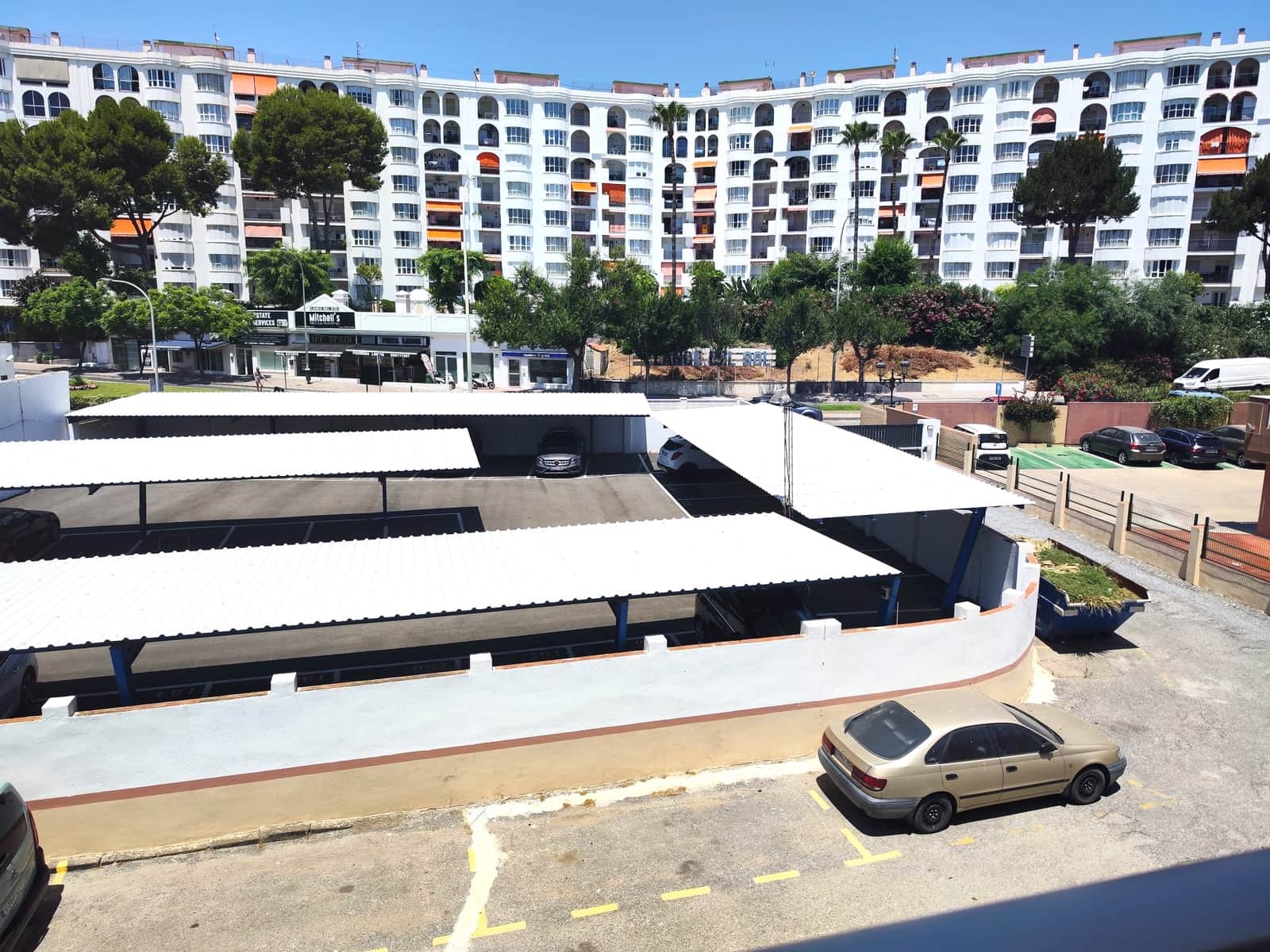2 bedroom Beach Apartment for rent in Fuengirola with pool garage - € 1,250 (Ref: 9956300)
