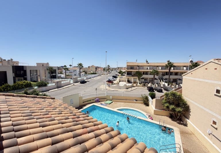 Apartamento de 3 habitaciones en La Zenia en venta con piscina - 189.000 € (Ref: 10009896)