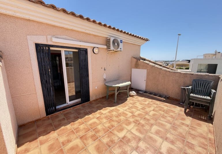 Apartamento de 3 habitaciones en La Zenia en venta con piscina - 189.000 € (Ref: 10009896)