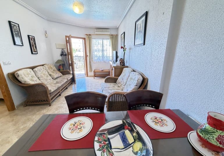 Apartamento de 3 habitaciones en La Zenia en venta con piscina - 189.000 € (Ref: 10009896)