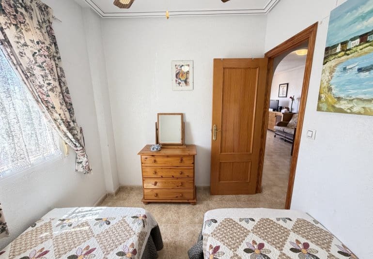 Apartamento de 3 habitaciones en La Zenia en venta con piscina - 189.000 € (Ref: 10009896)