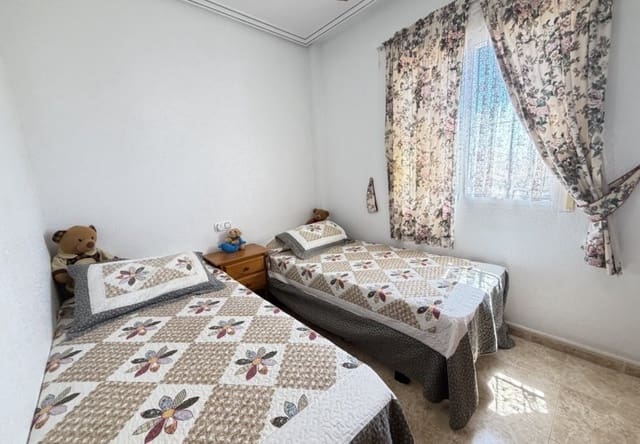Apartamento de 3 habitaciones en La Zenia, Orihuela en venta con piscina - 189.000 € (Ref: 10009896)
