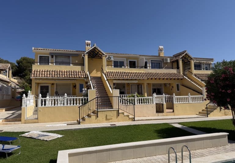2 bedroom Apartment for sale in Villamartin with pool - € 139,995 (Ref: 10009897)