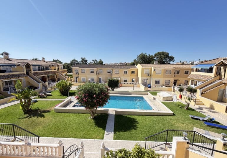 2 bedroom Apartment for sale in Villamartin with pool - € 139,995 (Ref: 10009897)