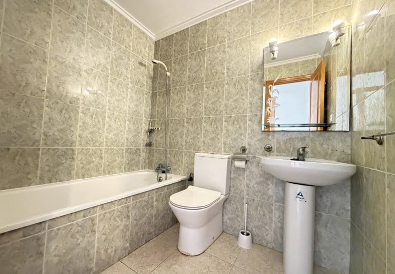 2 bedroom Apartment for sale in Villamartin with pool - € 139,995 (Ref: 10009897)