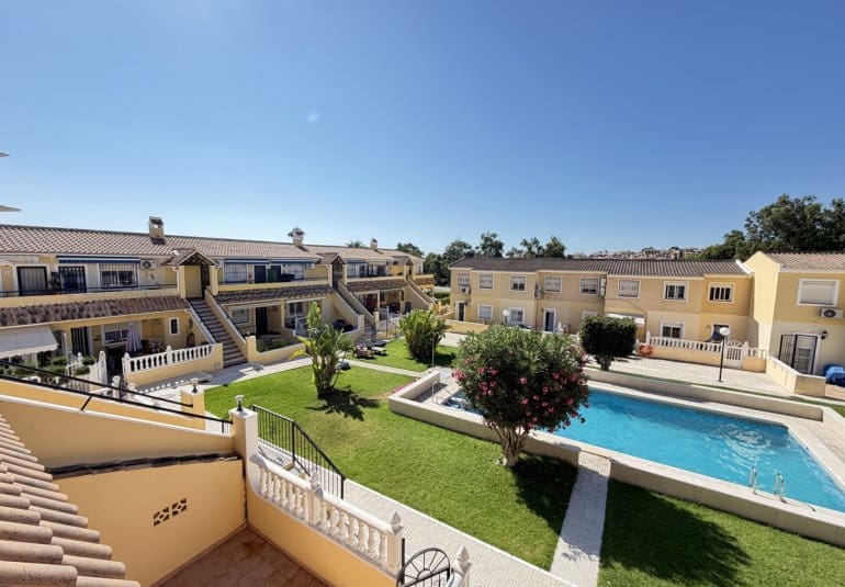 2 bedroom Apartment for sale in Villamartin with pool - € 139,995 (Ref: 10009897)