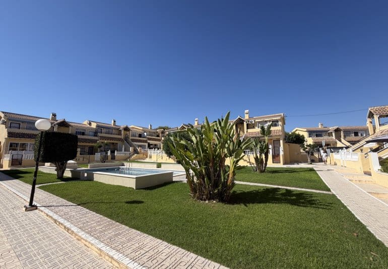 2 bedroom Apartment for sale in Villamartin with pool - € 139,995 (Ref: 10009897)
