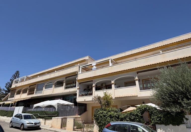 2 soveværelse Lejlighed til salg i San Miguel de Salinas med swimmingpool - € 166.000 (Ref: 10009898)
