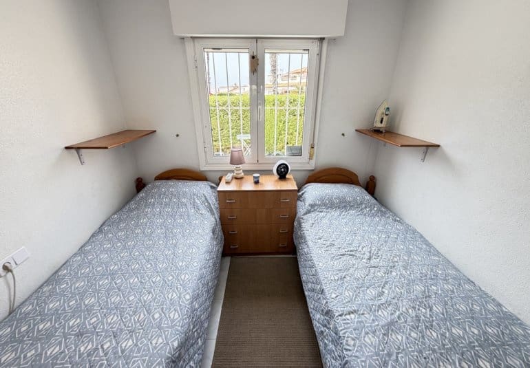 3 quarto Moradia Geminada para venda em La Florida com piscina - 229 000 € (Ref: 10009902)