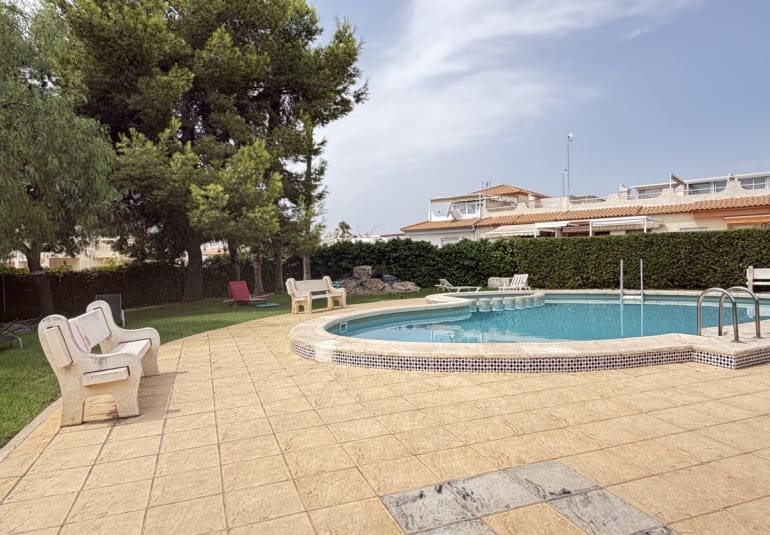 3 quarto Moradia Geminada para venda em La Florida com piscina - 229 000 € (Ref: 10009902)