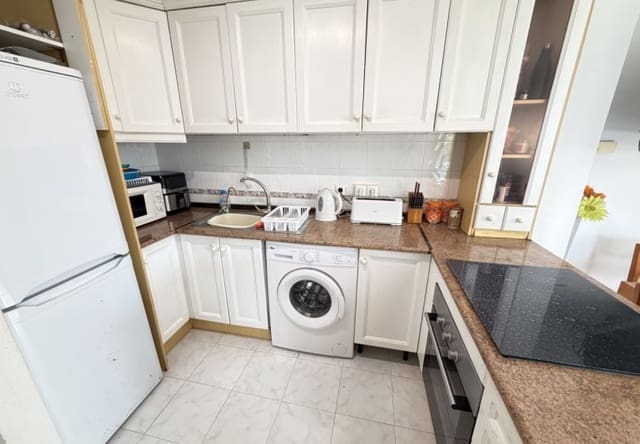 3 quarto Moradia Geminada para venda em La Florida, Orihuela com piscina - 229 000 € (Ref: 10009902)