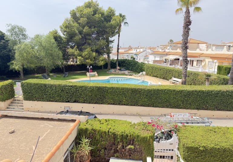 3 quarto Moradia Geminada para venda em La Florida com piscina - 229 000 € (Ref: 10009902)