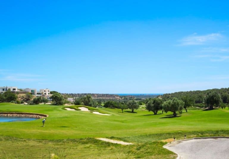 Chalet de 4 habitaciones en Las Colinas Golf en venta con piscina - 1.650.000 € (Ref: 10010094)