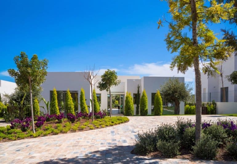 Chalet de 4 habitaciones en Las Colinas Golf en venta con piscina - 1.650.000 € (Ref: 10010094)