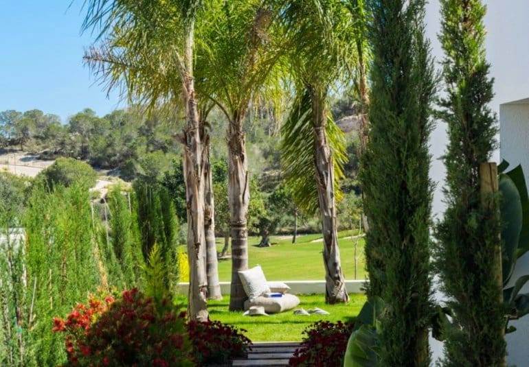 Chalet de 4 habitaciones en Las Colinas Golf en venta con piscina - 1.650.000 € (Ref: 10010094)