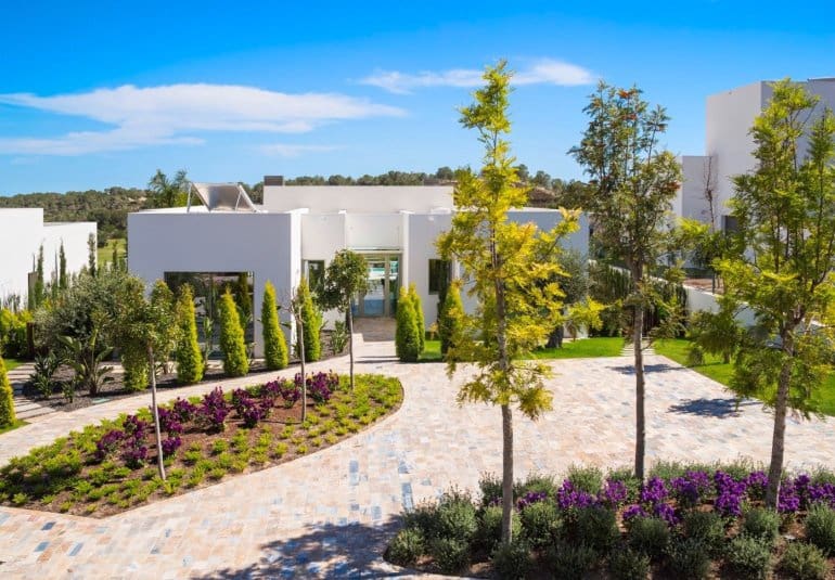 Chalet de 4 habitaciones en Las Colinas Golf en venta con piscina - 1.650.000 € (Ref: 10010094)