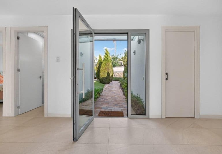 4 bedroom Villa for sale in Las Colinas Golf with pool - € 1,650,000 (Ref: 10010094)