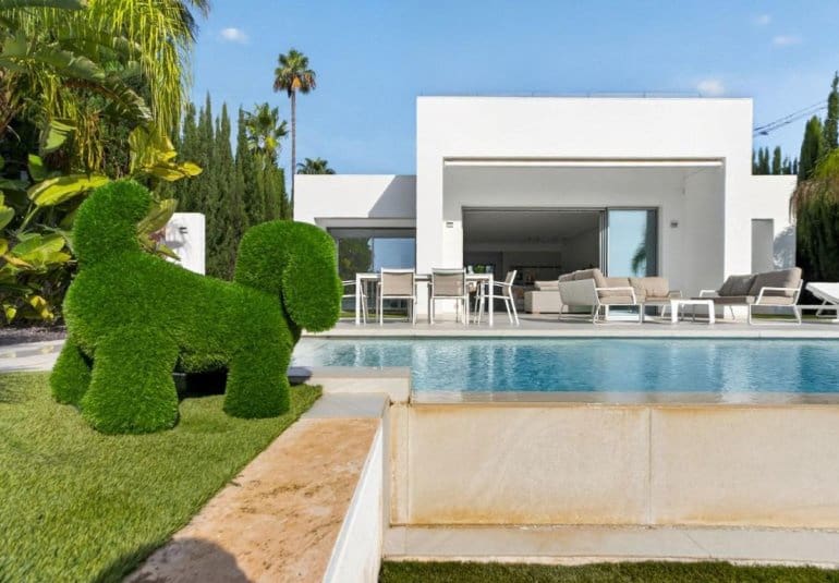4 bedroom Villa for sale in Las Colinas Golf with pool - € 1,650,000 (Ref: 10010094)