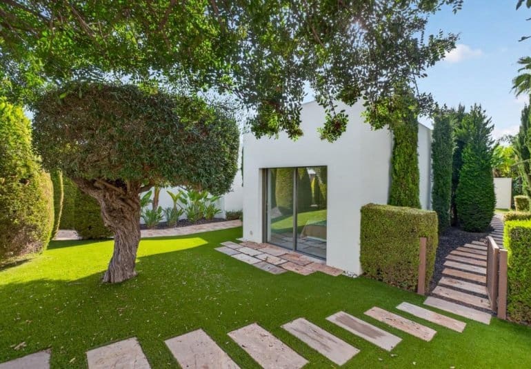 4 bedroom Villa for sale in Las Colinas Golf with pool - € 1,650,000 (Ref: 10010094)