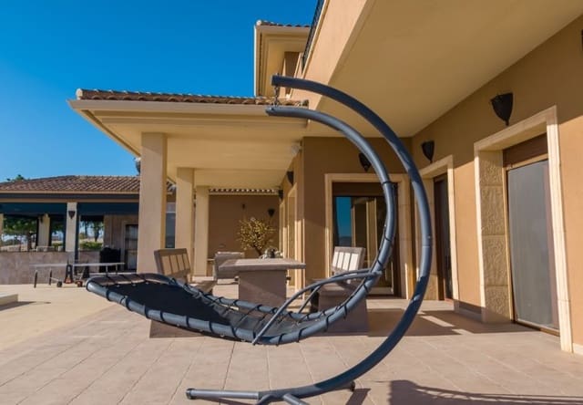 6 soveværelse Villa til salg i Torremendo, Orihuela med swimmingpool - € 2.250.000 (Ref: 10021769)