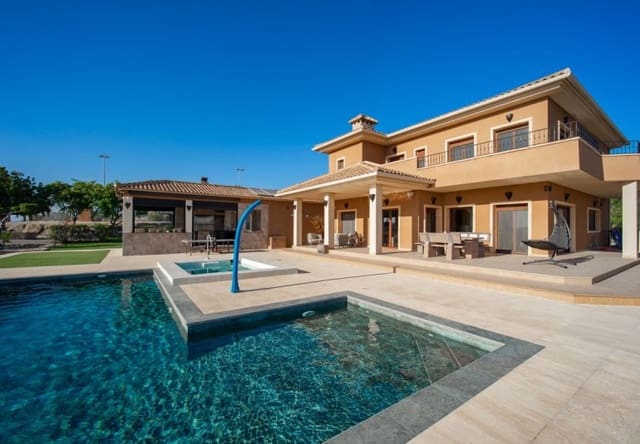 6 soveværelse Villa til salg i Torremendo, Orihuela med swimmingpool - € 2.250.000 (Ref: 10021769)