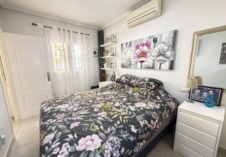 2 makuuhuone Paritalo myytävänä paikassa Los Altos mukana uima-altaan - 245 000 € (Ref: 10024646)