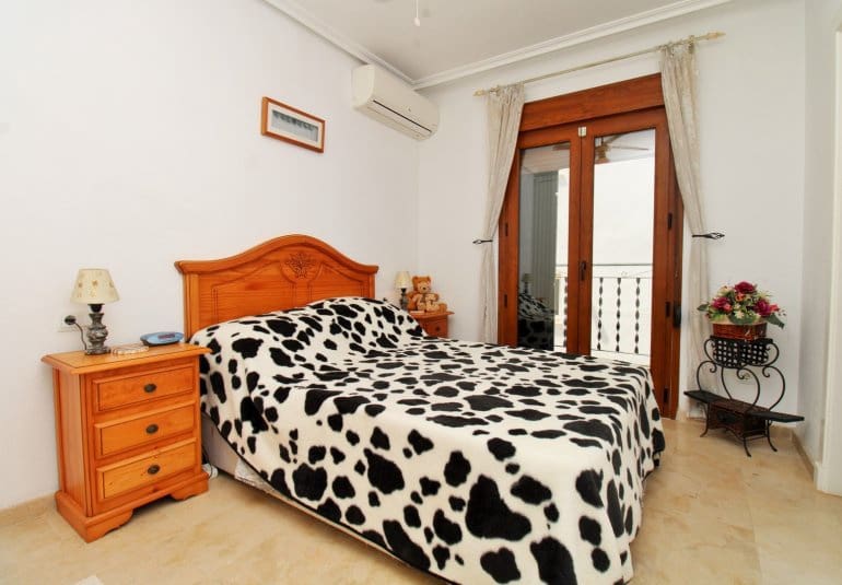 2 soverom Leilighet til salgs i Villamartin med svømmebasseng - € 184 950 (Ref: 10026584)