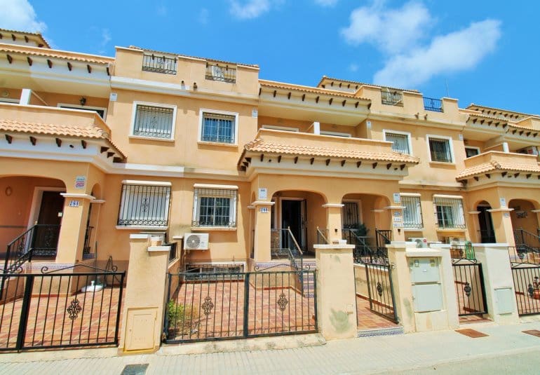 3 camera da letto Casa in vendita in Villamartin con piscina - 199.950 € (Rif: 10026586)