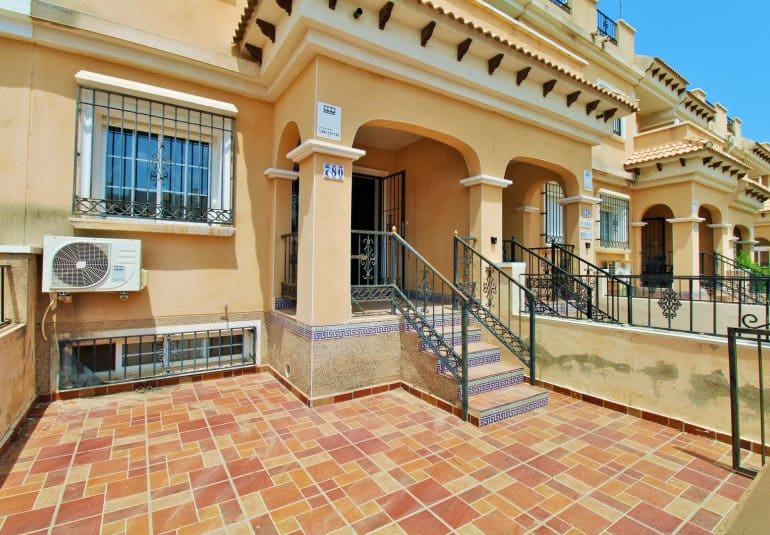 3 camera da letto Casa in vendita in Villamartin con piscina - 199.950 € (Rif: 10026586)