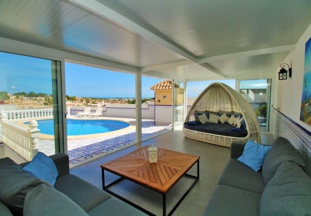3 soverom Villa til salgs i Villamartin, Orihuela med svømmebasseng - € 499 000 (Ref: 10026588)