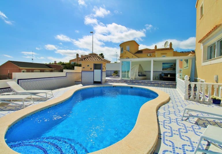 3 soverom Villa til salgs i Villamartin med svømmebasseng - € 499 000 (Ref: 10026588)