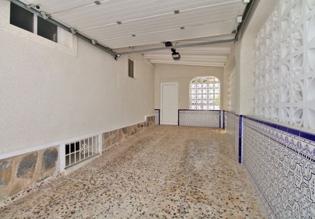3 soverom Villa til salgs i Villamartin, Orihuela med svømmebasseng - € 499 000 (Ref: 10026588)