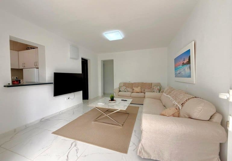 4 makuuhuone Omakotitalo myytävänä paikassa Villamartin mukana uima-altaan - 325 000 € (Ref: 10026589)