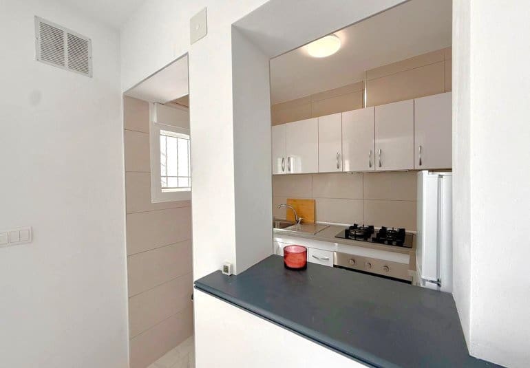 4 makuuhuone Omakotitalo myytävänä paikassa Villamartin mukana uima-altaan - 325 000 € (Ref: 10026589)