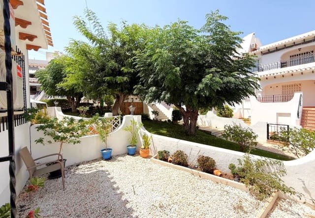 4 soveværelse Byhus til salg i Villamartin, Orihuela med swimmingpool - € 325.000 (Ref: 10026589)