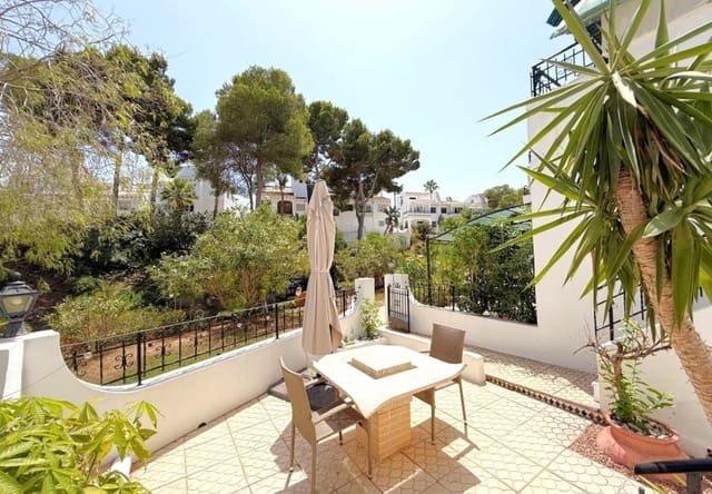 4 soveværelse Byhus til salg i Villamartin, Orihuela med swimmingpool - € 325.000 (Ref: 10026589)