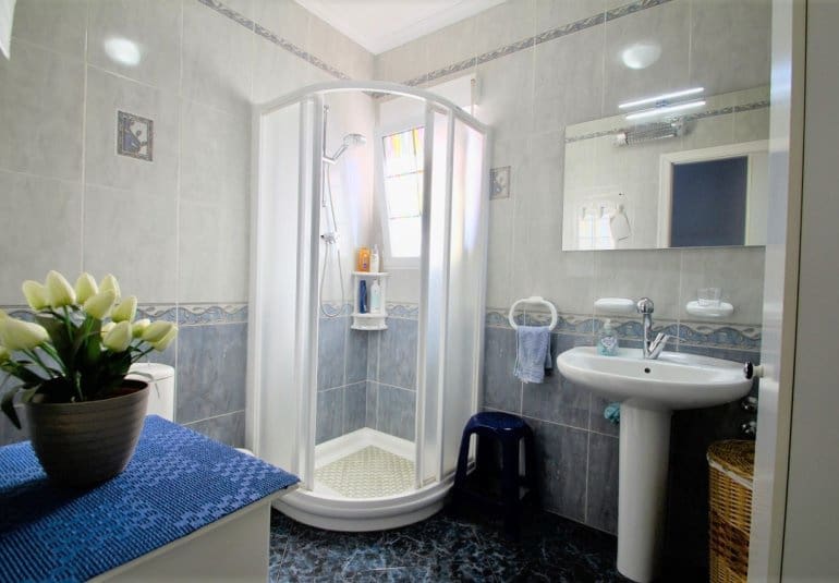 6 Zimmer Villa zu verkaufen in Villamartin mit Pool - 469.000 € (Ref: 10026591)